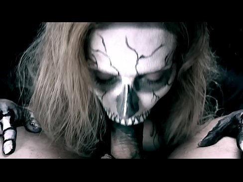 ❤️ Demon cailín sucking coileach lena béal dubh agus shlogtha cum. Gnéas  uainn ga.analpics.ru